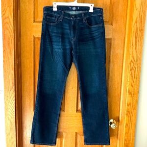 NWOT- Mens HOLLISTER dark wash Straight Epic Flex Jeans 33x32